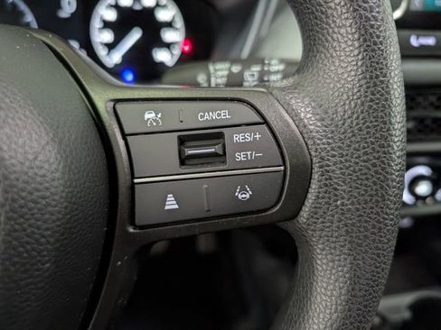 Used 2025 Honda HR-V LX image 16