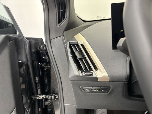 New 2026 BMW iX xDrive45 w/ Executive Package image 31