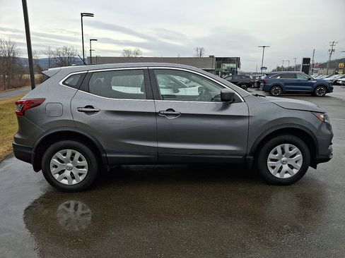 Used 2020 Nissan Rogue Sport S image 7