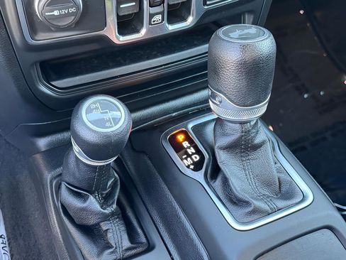 Used 2020 Jeep Wrangler Unlimited Sport S AWD/4WD image 30