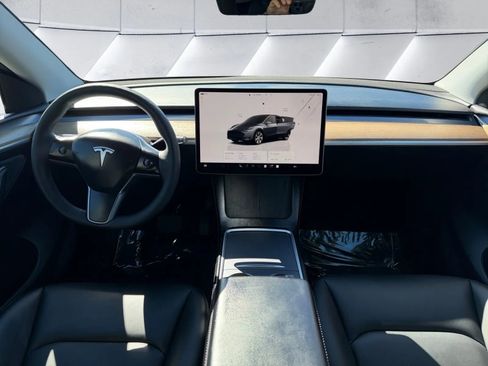 Used 2023 Tesla Model Y Long Range image 10