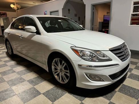 Used 2013 Hyundai Genesis 3.8 w/ Technology Pkg image 3