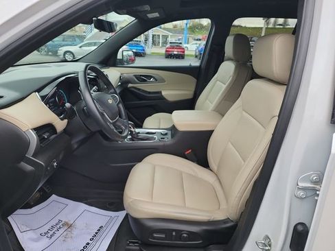Used 2023 Chevrolet Traverse LT w/ LT Premium Package image 19
