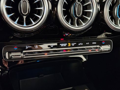 Used 2022 Mercedes-Benz CLA 250 4MATIC w/ Premium Package Lite image 23