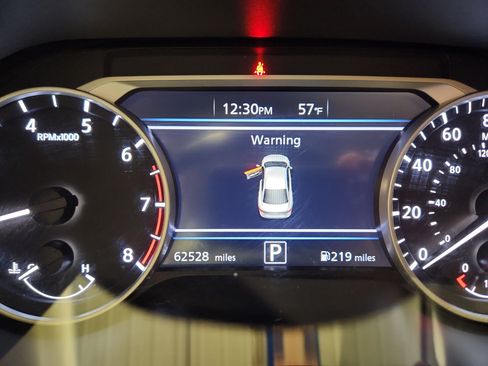 Used 2022 Nissan Sentra SR w/ SR Premium Package image 7