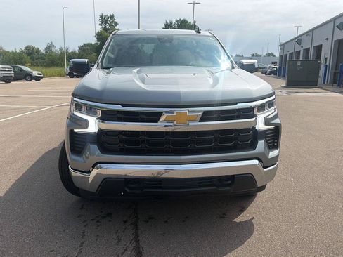 Used 2024 Chevrolet Silverado 1500 LT AWD/4WD image 9