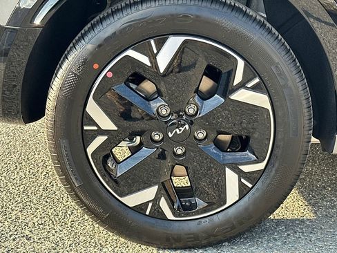 New 2026 Kia Niro Wind FWD image 8