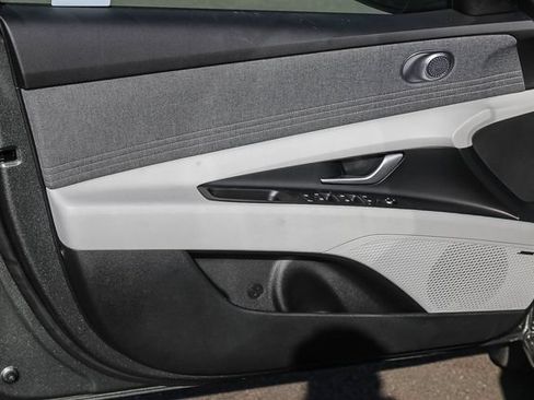 New 2026 Hyundai Elantra Limited FWD image 24