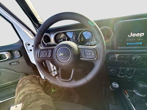 Used 2023 Jeep Wrangler Unlimited AWD/4WD image 12