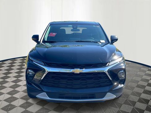Used 2023 Chevrolet Blazer LT FWD image 2