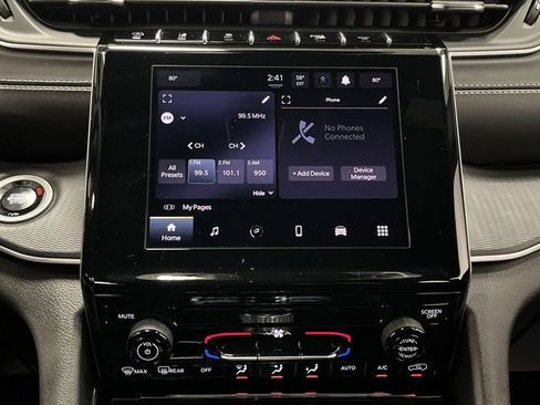 Used 2024 Jeep Grand Cherokee Laredo image 7