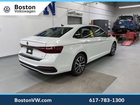 New 2026 Volkswagen Jetta SE image 4