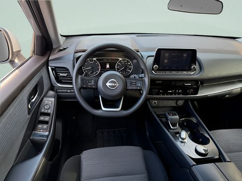 Used 2022 Nissan Rogue SV AWD/4WD image 7