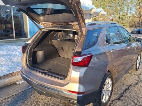 Used 2018 Chevrolet Equinox LT w/ Sun & Infotainment Package image 10