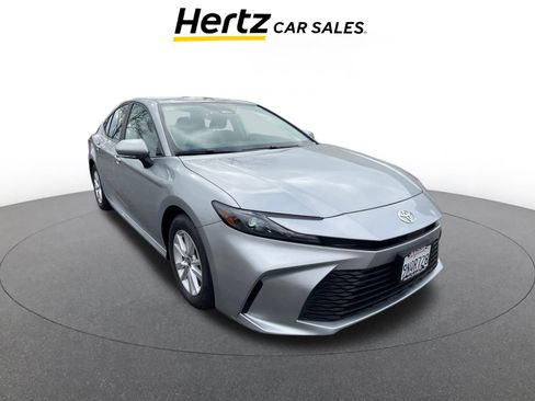 Used 2025 Toyota Camry LE image 1