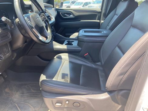 Used 2023 Chevrolet Suburban Z71 AWD/4WD image 3
