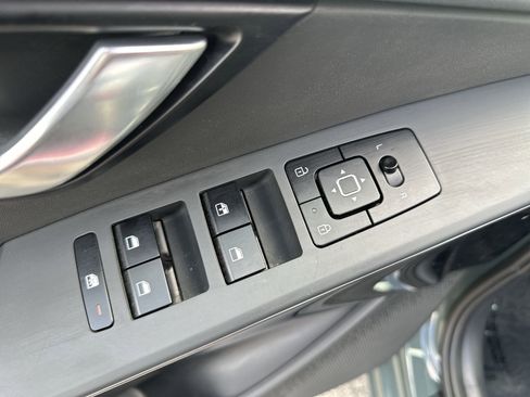 Used 2024 Kia Niro EX image 15