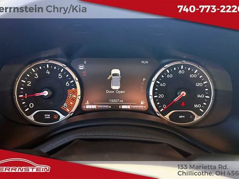 Used 2023 Jeep Renegade Trailhawk AWD/4WD image 26