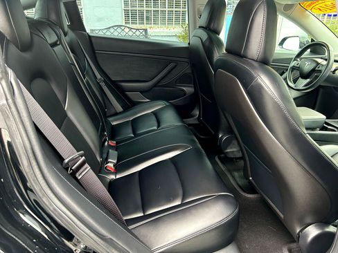 Used 2018 Tesla Model 3 Long Range image 15