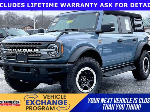 Used 2024 Ford Bronco Badlands image 3