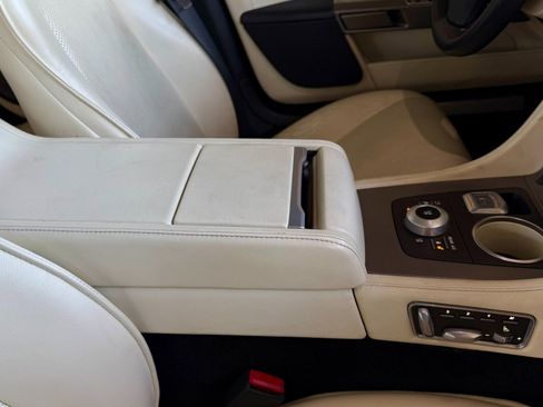 Used 2011 Aston Martin Rapide Luxe image 35