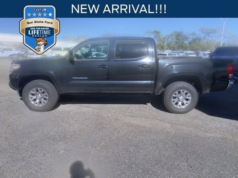 Used 2017 Toyota Tacoma SR5 w/ Tow Package image 1