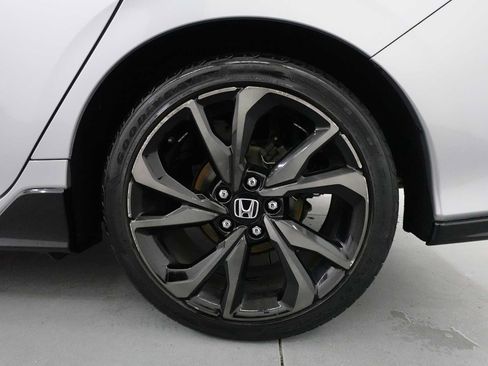 Used 2019 Honda Civic Sport Touring image 9