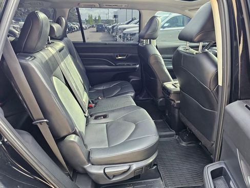 Used 2025 Toyota Grand Highlander AWD Hybrid image 12