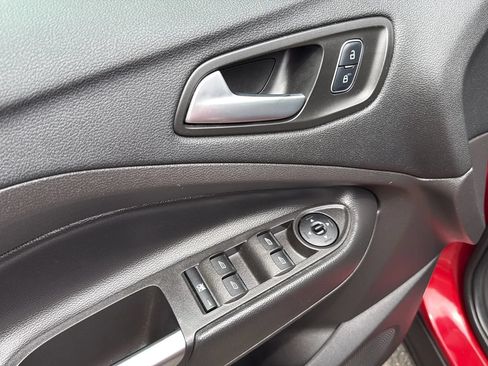 Used 2018 Ford Escape SE w/ SE Sport Appearance Package AWD/4WD image 14