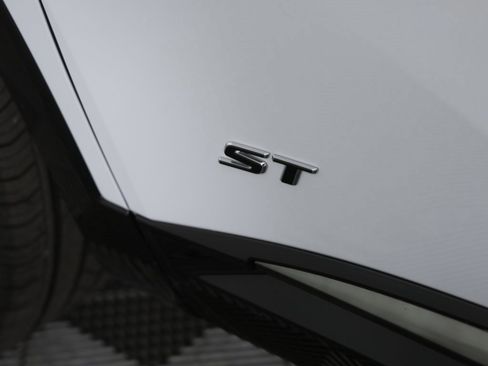 New 2026 Buick Envision Sport Touring image 8