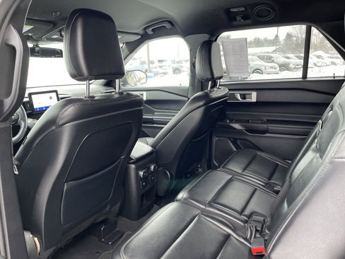Certified 2020 Ford Explorer XLT w/ Equipment Group 202A image 11