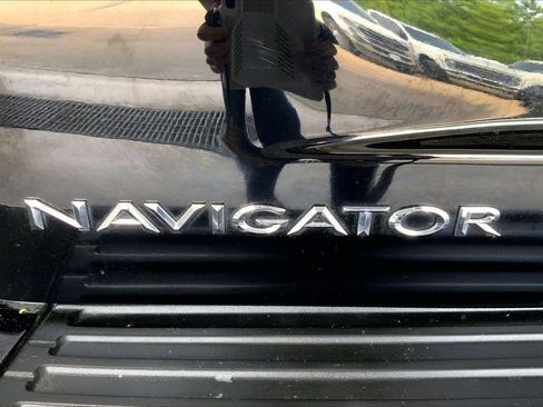 Used 2017 Lincoln Navigator Select RWD image 30