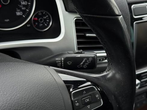 Used 2015 Volkswagen Touareg TDI AWD/4WD image 28