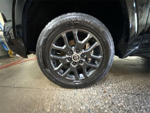 Used 2024 Toyota Tundra Platinum image 10