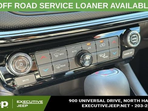 Used 2025 Jeep Compass Limited w/ Sun & Sound Group AWD/4WD image 16