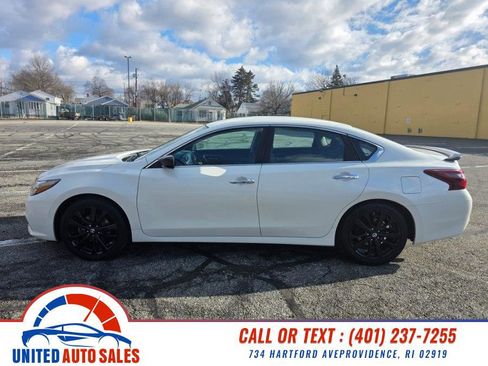 Used 2017 Nissan Altima 2.5 SR w/ Midnight Edition Package image 2