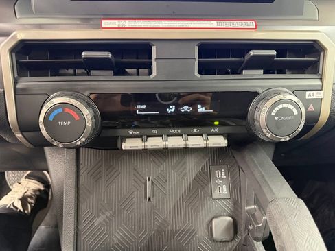 Used 2026 Toyota Tacoma SR5 AWD/4WD image 34