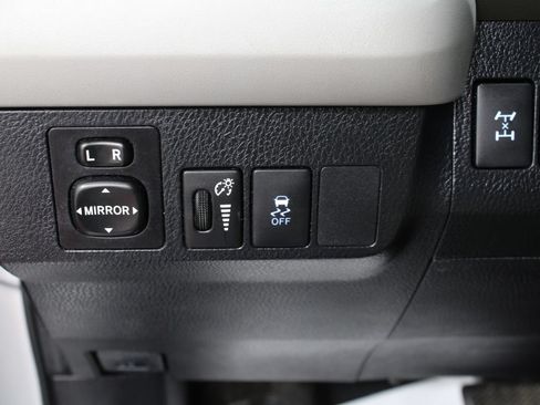 Used 2013 Toyota RAV4 LE AWD/4WD image 33