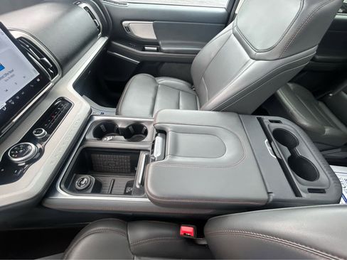 Used 2025 Ford Expedition Active AWD/4WD image 57