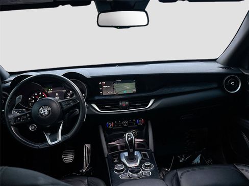 Used 2023 Alfa Romeo Stelvio Sprint image 25