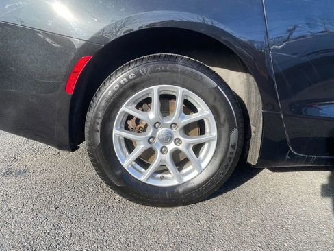 Used 2020 Chrysler Voyager LX image 31