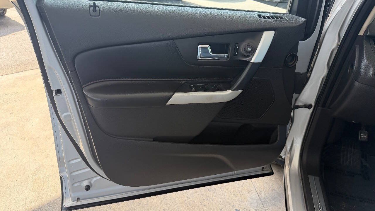 Used 2011 Ford Edge Limited w/ Vision Pkg AWD/4WD image 18