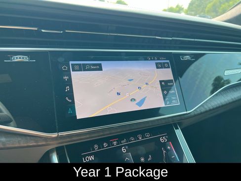 Used 2019 Audi Q8 Prestige w/ Luxury Package AWD/4WD image 16