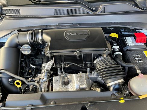 Used 2025 Jeep Compass Limited image 42