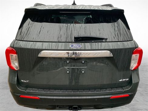 Used 2022 Ford Explorer XLT w/ Class IV Trailer Tow Package image 3