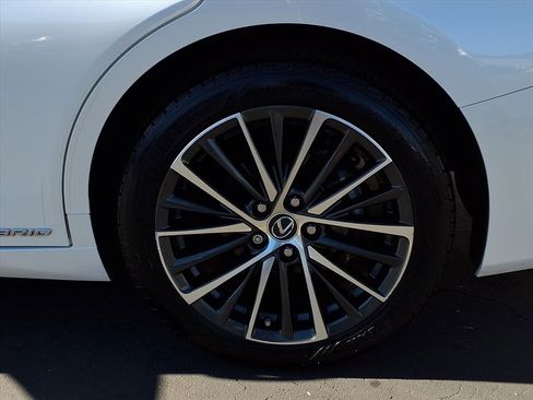 Used 2022 Lexus ES 300h 300h image 4