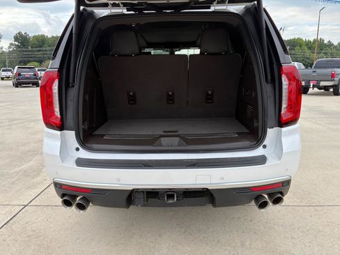 Used 2021 GMC Yukon Denali w/ Denali Premium Package AWD/4WD image 39