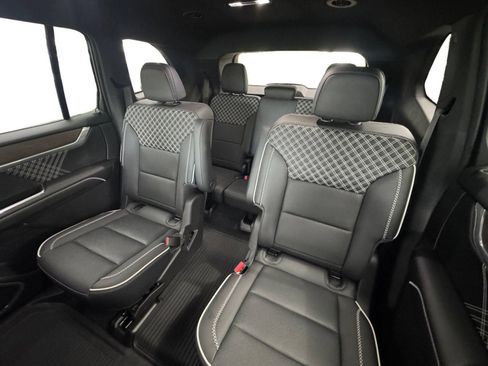 Used 2025 GMC Acadia Denali w/ LPO, Floor Liner Package AWD/4WD image 14