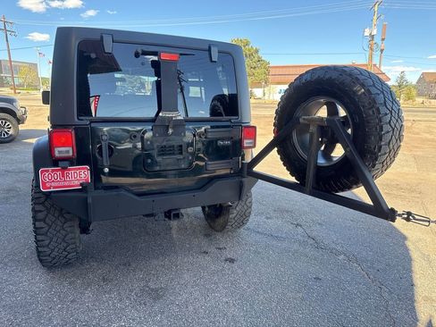 Used 2012 Jeep Wrangler Unlimited Rubicon w/ Connectivity Group image 42