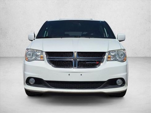 Used 2019 Dodge Grand Caravan SXT FWD image 2